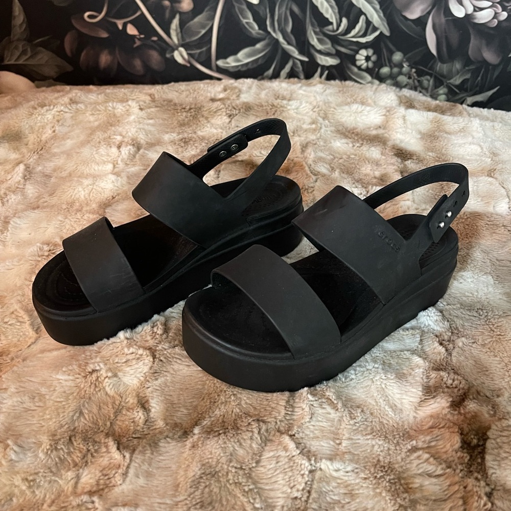 Crocs Brooklyn Low Wedge Black 6